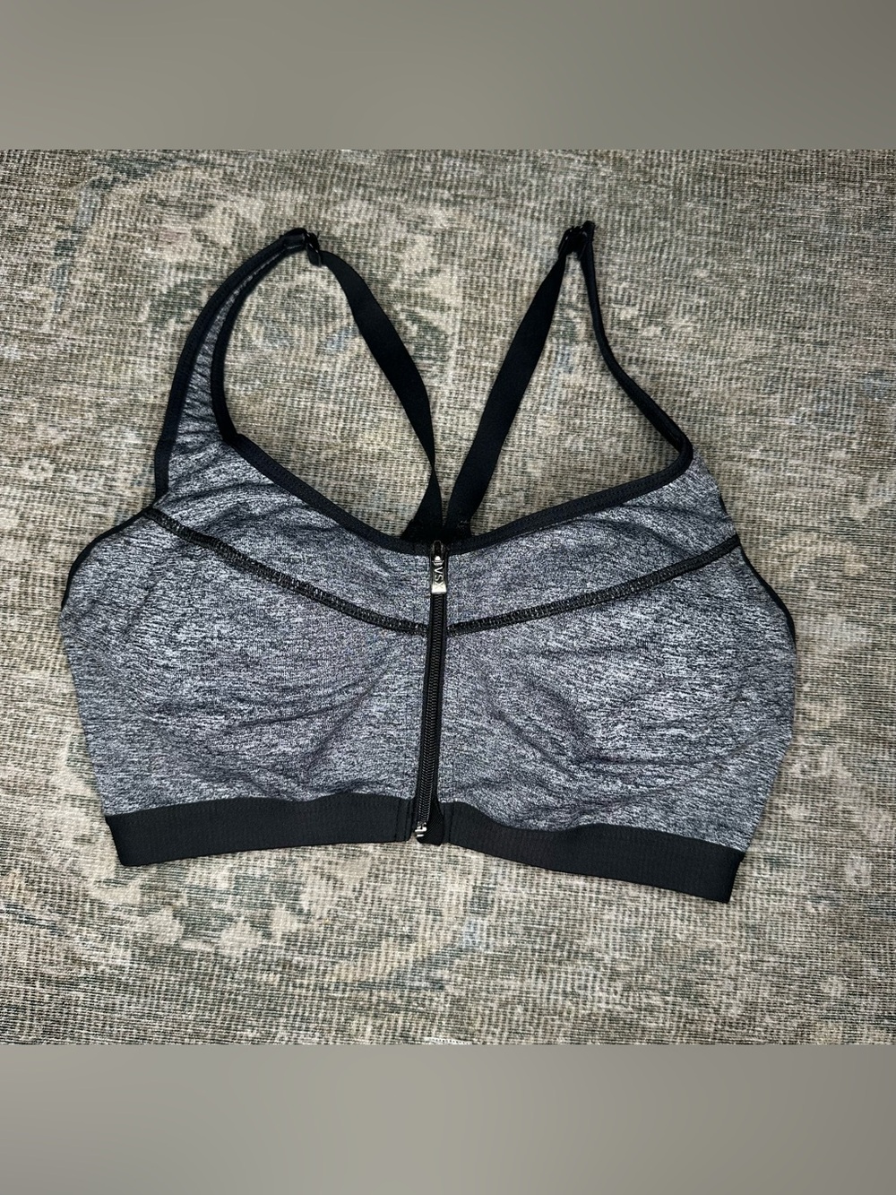 Victoria's Secret VSX Knockout Front Zip Sports Bra 34D Gray Black